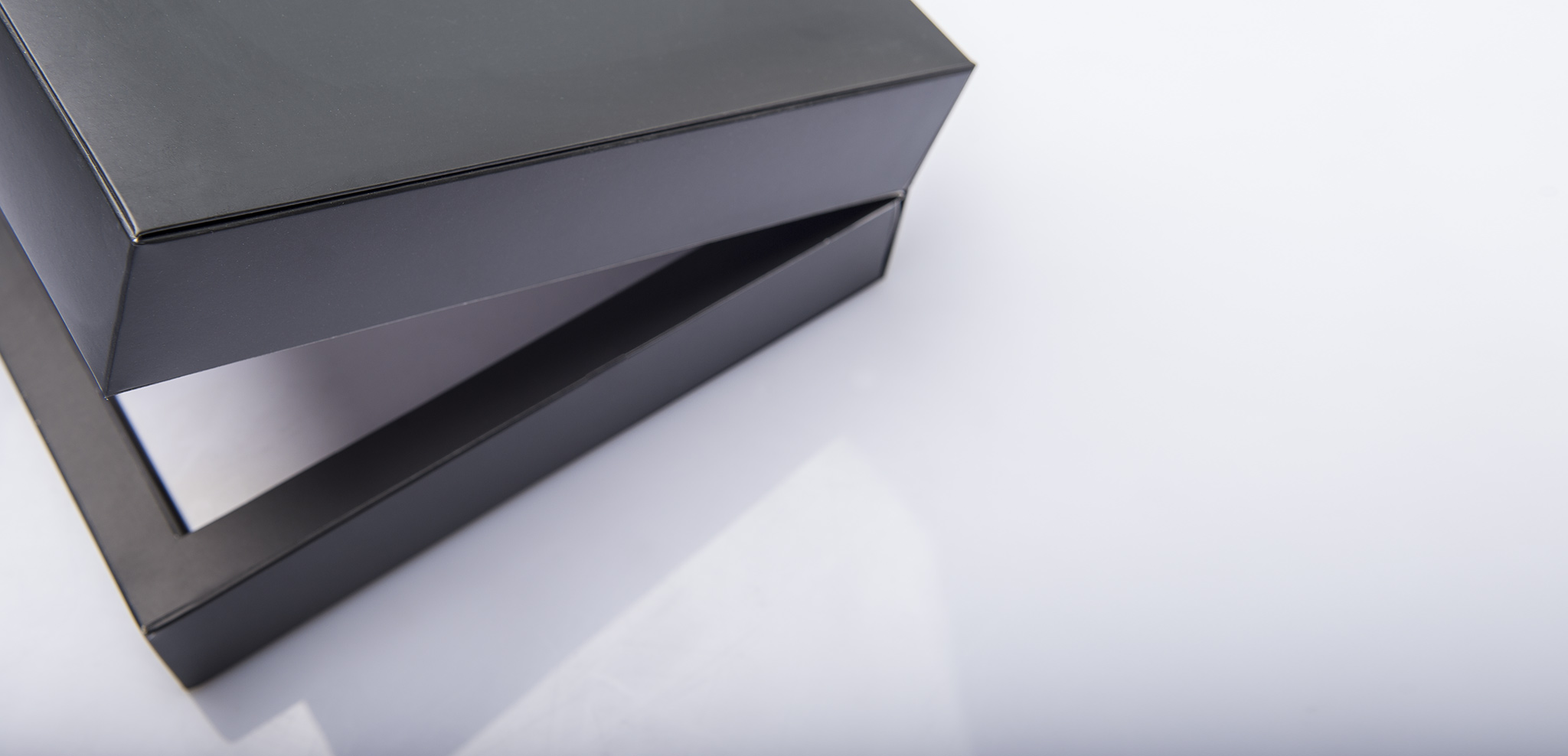 Extreme produzione di couvettes di lusso per settore occhialeria