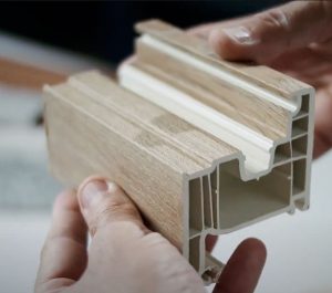 Applicazione stampa digitale su profilo serramento