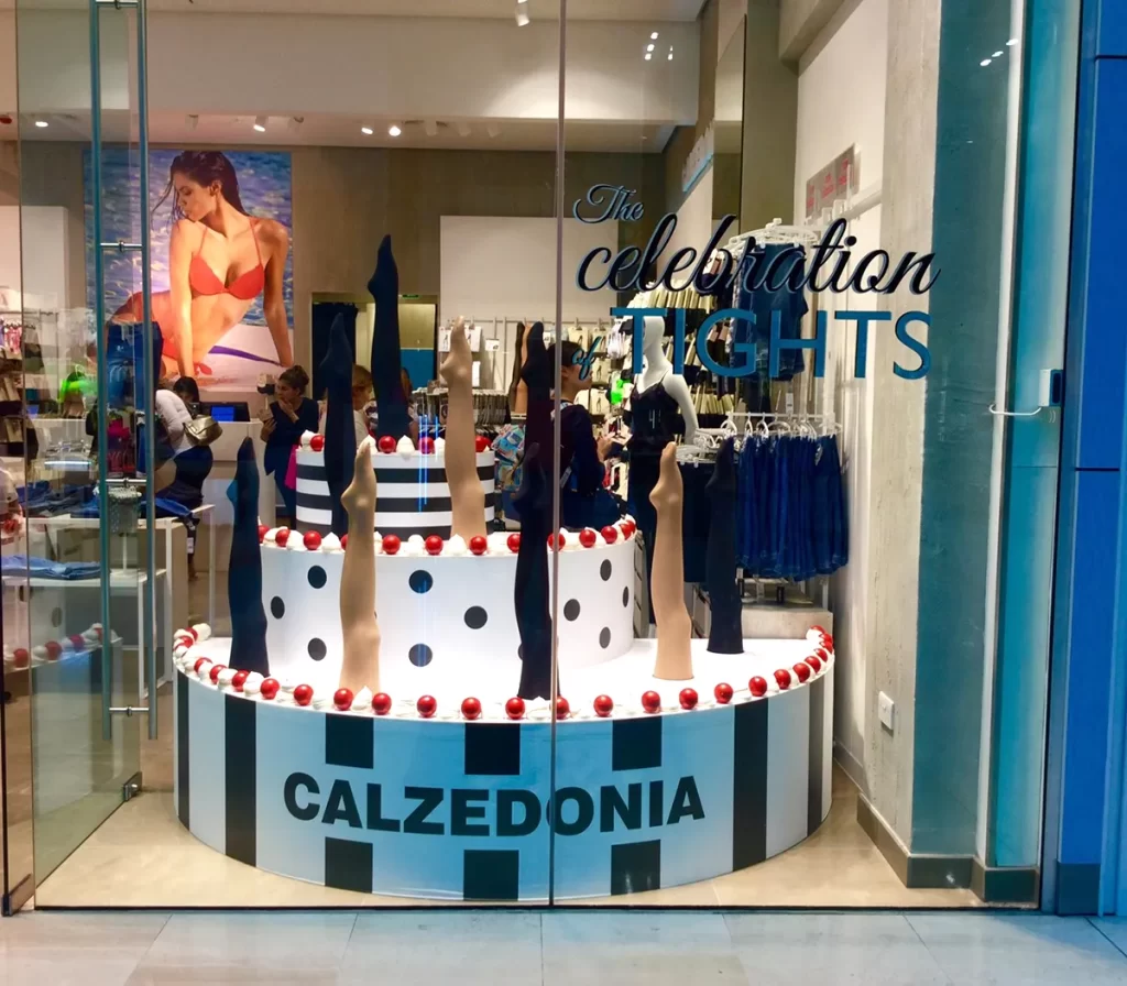 Allestimento vetrina Calzedonia