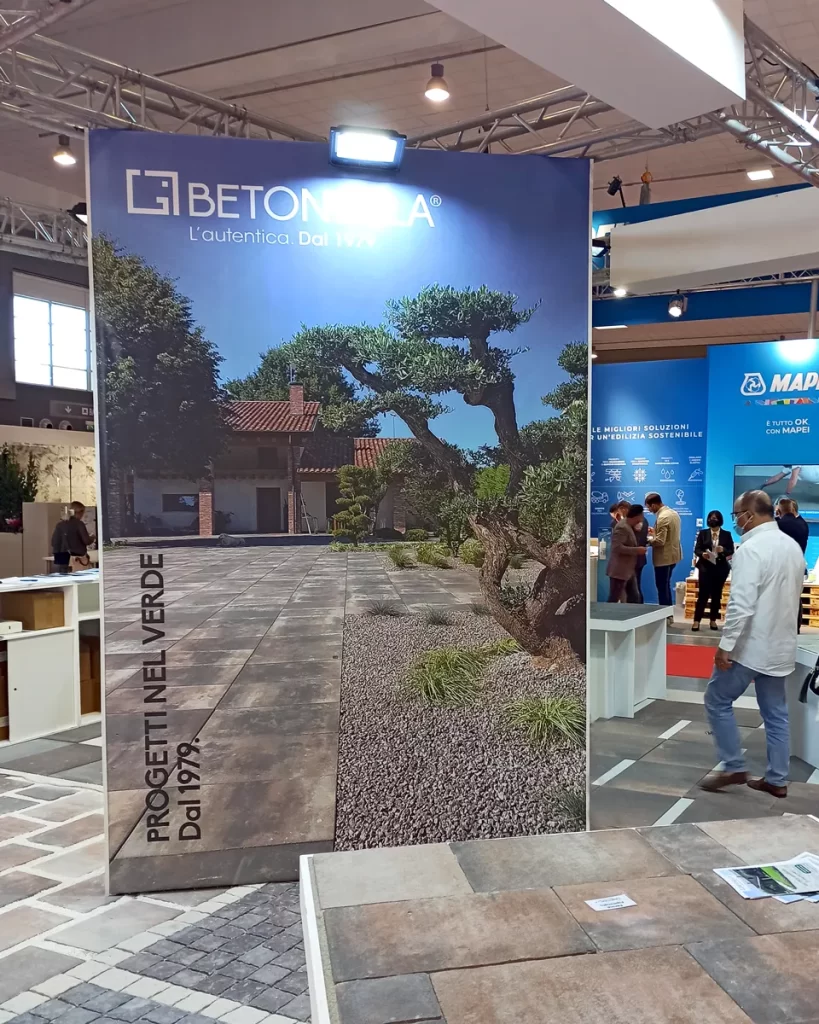 Tegolaia allestimento stand fieristico Saie Bari